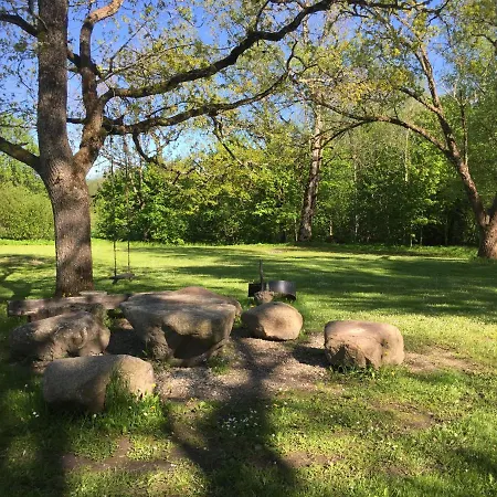 Allika Kuelalistemaja Apartman